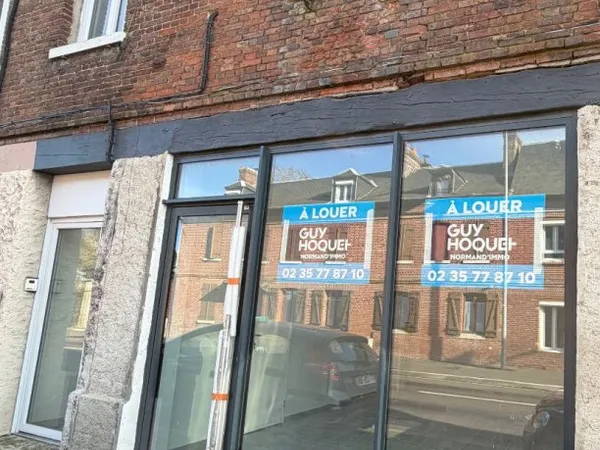Local commercial refait à neuf - SAINT PIERRE DES FLEURS
