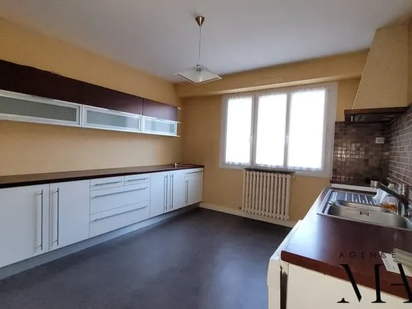 Maison 9 pièces 130 m²