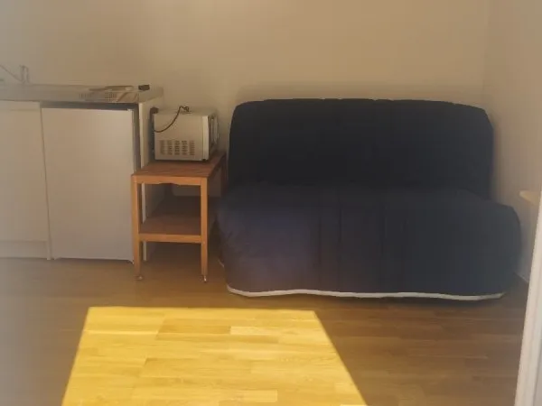 Loue logement indépendant (chambre kitchenette SDB) Montpellier quartier Hôpitaux Facultés