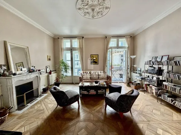 Appartement 6 pièces 161 m²