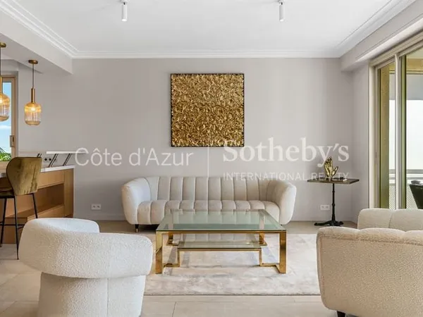 Appartement 3 pièces à vendre sur la Croisette à Cannes, 97 m², terrasses