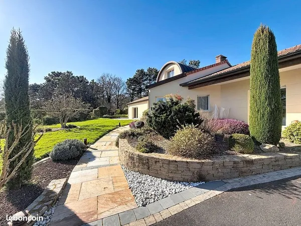 Maison 5 pièces 208 m²