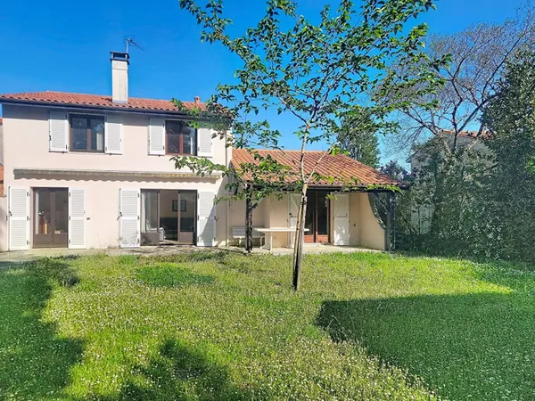 Maison 7 pièces 138 m²