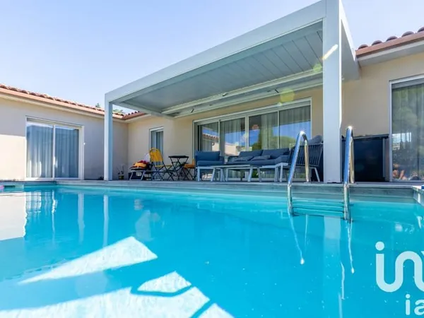 Maison 7 pièces 247 m²
