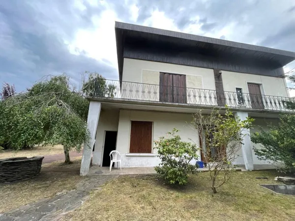 Maison - 180 m2 - 8 pièces