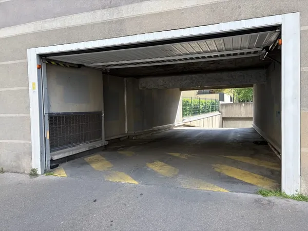 Place de stationnement en sous-sol