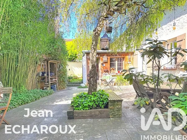 Maison 8 pièces 221 m²