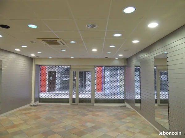 LOCAL COMMERCIAL 80m2+CAVE 60m2