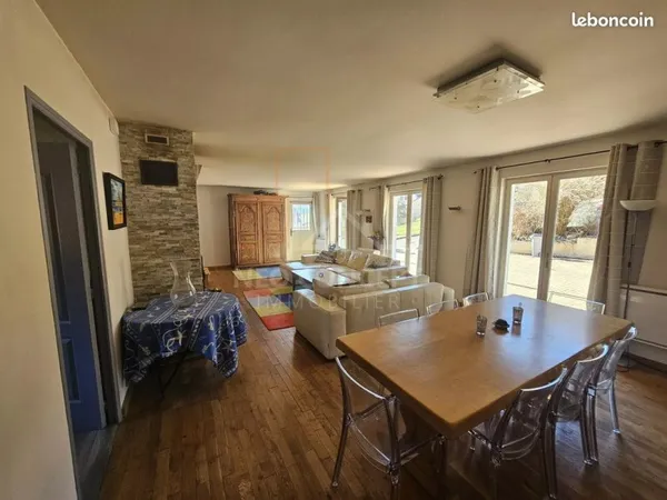 Propriété 7 pièces 204 m²