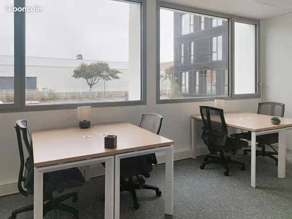 Bureau privé à louer pour 2 personnes à Nantes Carquefou