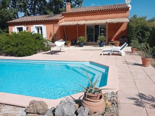 Villa 5 pièces, garage et piscine