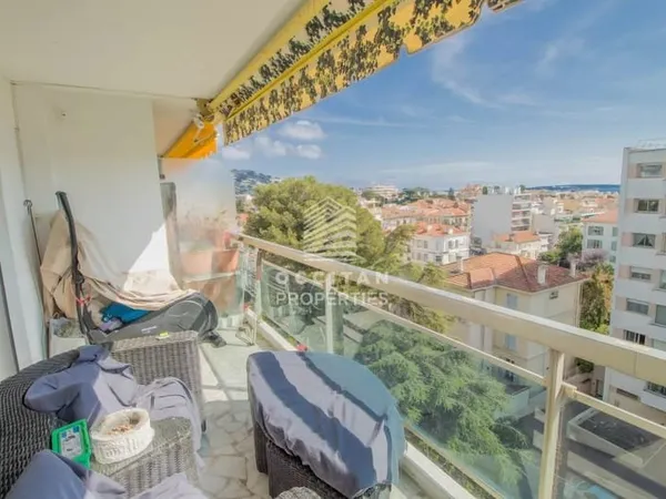 Vue mer à 10 Minutes à pied rue d'Antibes - Cannes