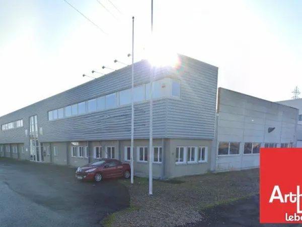 LOCAL D'ACTIVITE 1900 m² POITIERS