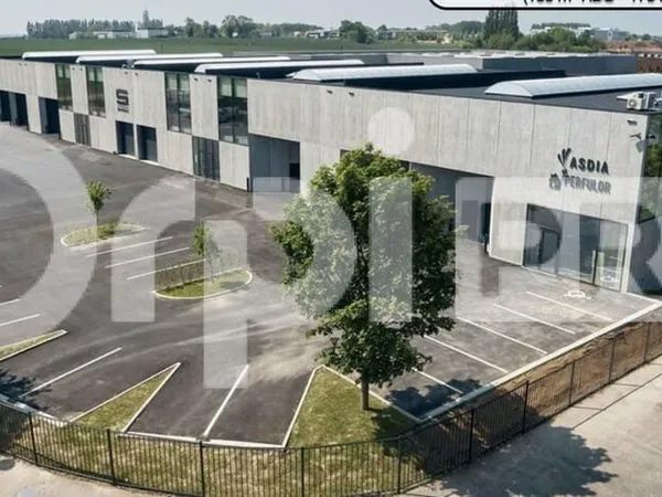 Local d'activité 363 m²