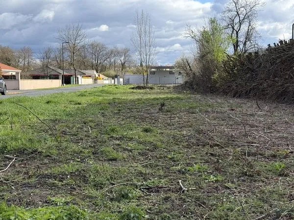 TERRAIN CONSTRUCTIBLE 620M2