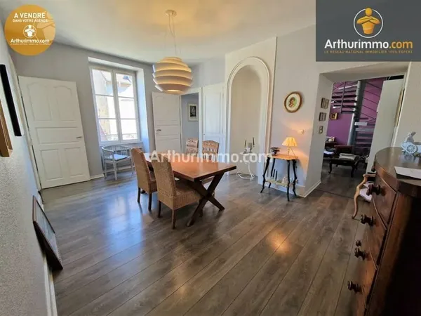 LONS-LE-SAUNIER (39 JURA), à vendre appartement duplex hyper-centre-ville, 2 chambres, 4 pièces, 90 