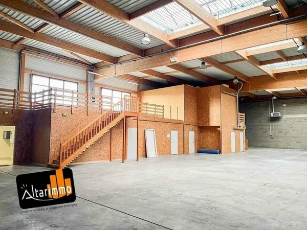 Local d'activité 768 m²