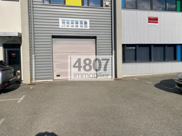 ANNECY NORD Proche péage Plateau de bureaux 161 m2 Excellent état