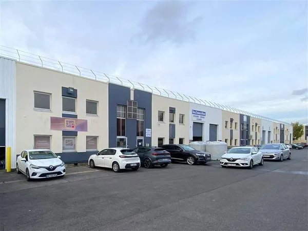 Local d'activité 539 m²
