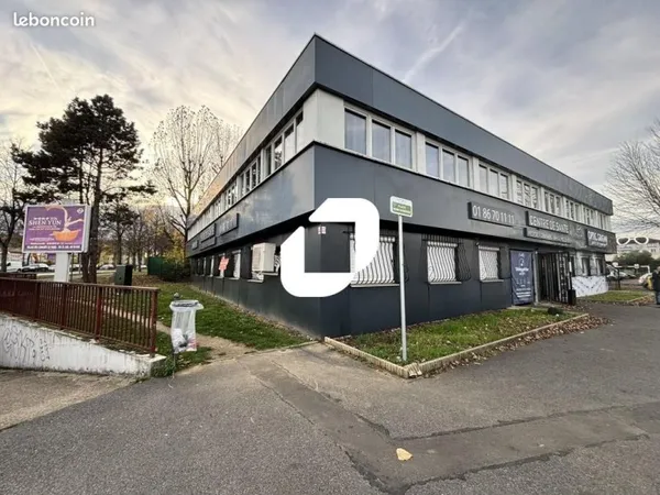 Bureau 231 m²
