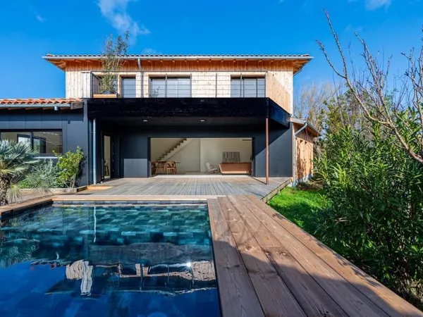 EXCLUSIVITÉ - VILLA NEUVE - PRESTATIONS HAUT-DE-GAMME - HYPER-CENTRE DE LA TESTE