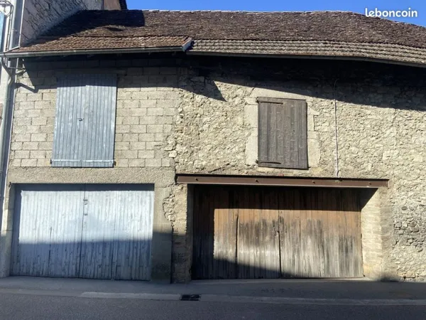 Parking/box 53 m² Yenne