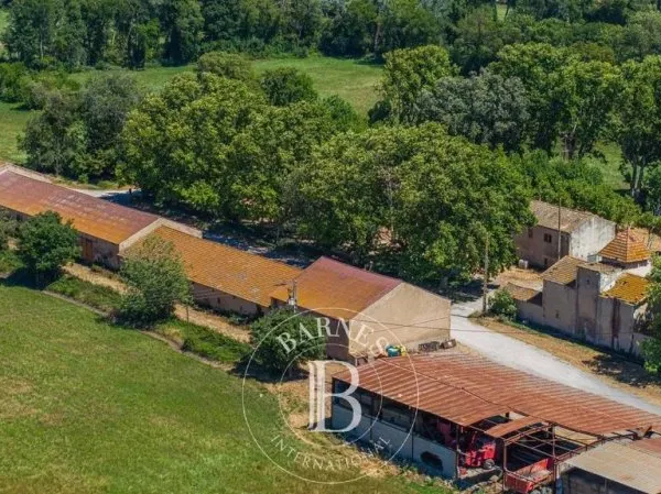 Maison de campagne 20 pièces 4000 m²
