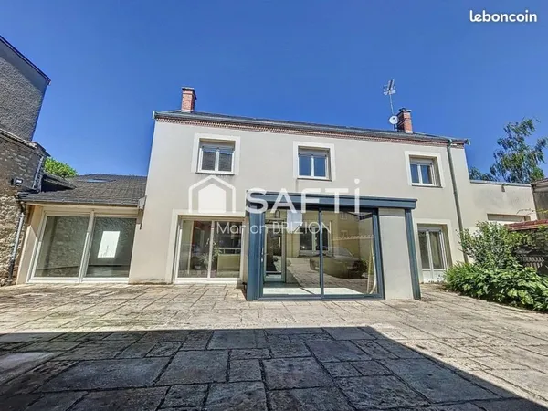 Maison 7 pièces 215 m²
