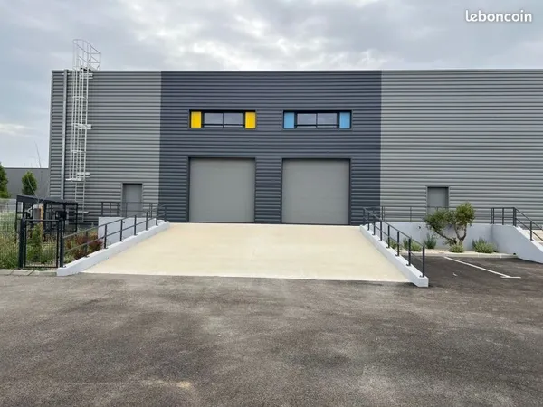 Local d'activité - 620 m² - LOTS 1 et 2