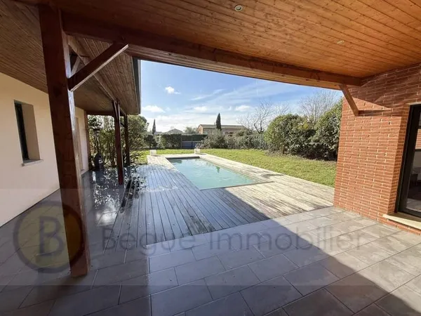 Maison de plain-pied 7 pièces 198 m²