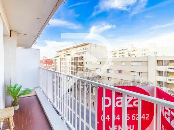 A VENDRE QRT LA JOLIETTE appartement lumineux 63 m² Marseille 13003