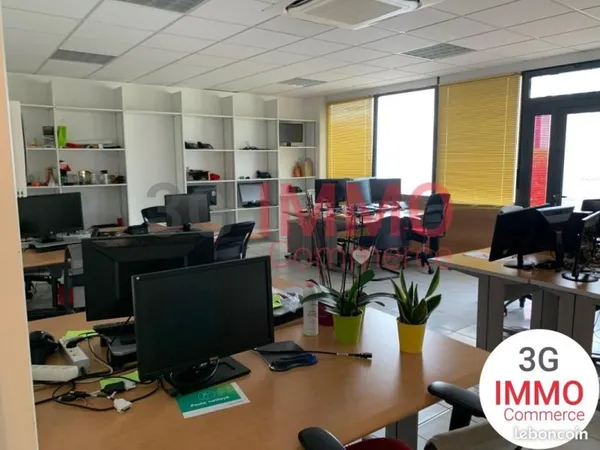 Bureaux 300 m²