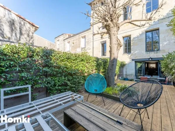 Appartement T3 de 68 m2 à Bordeaux 33300, Rue du Jardin public