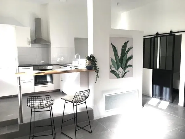 TYPE 3 MEUBLE BAILLE / TIMONE/ RUE DU BERCEAU 13005.