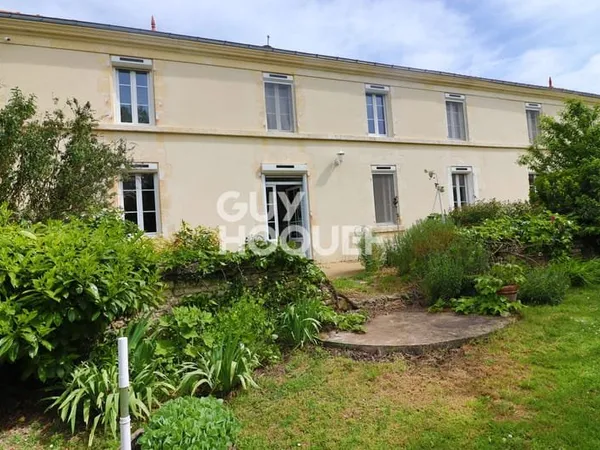 Maison Vente Puyrolland 8p 225m² 287000€