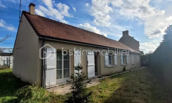 Maison de plain-pied sur terrain clos de 768 m²