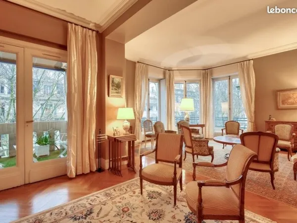 Appartement 5 pièces 220 m²