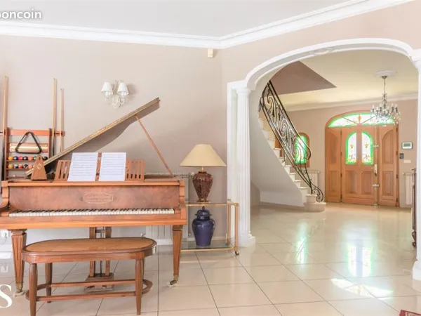 Mérignac limite Cauderan Tres belle maison de 300M2