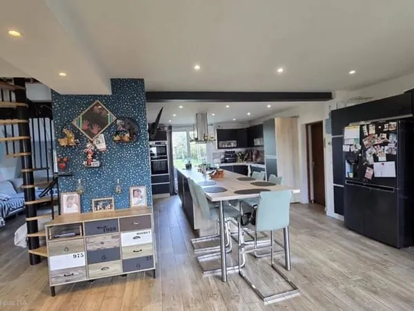 Maison 7 pièces 192 m²