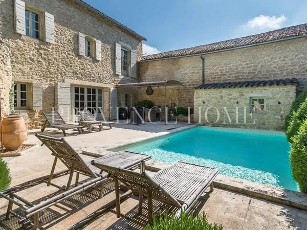 À Vendre Maison Ancienne Et Restauree, Avec Jardin Et Piscine, Dans Hameau Proche De Gordes Luberon