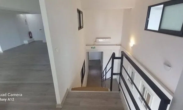 Bureau 380 m²