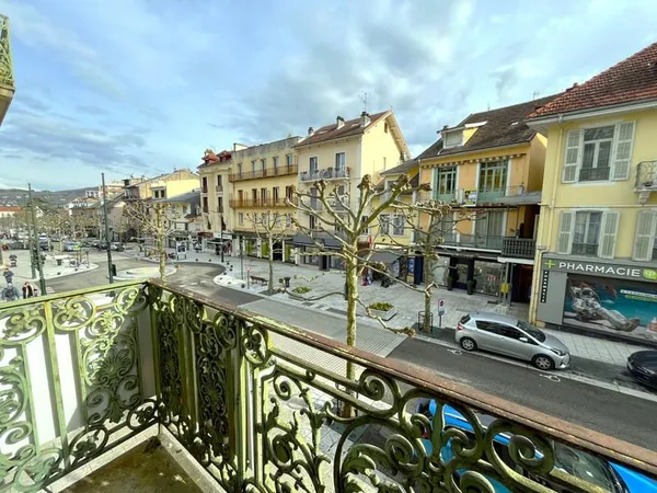 A VENDRE AIX LES BAINS T3 BEL ANCIEN