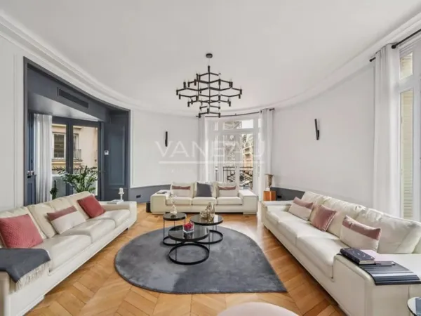 Paris XVIe - Muette - Appartement cinq chambres rénové.