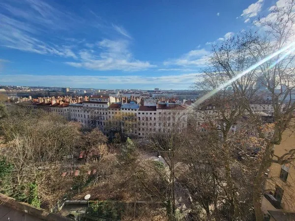 Appartement 2 pièces 64 m²