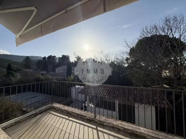 Maison de luxe 7 pièces 93 m²