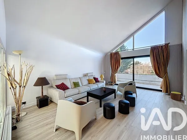 Maison 8 pièces 240 m²