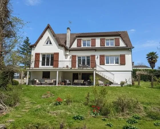 Maison de luxe 8 pièces 183 m²
