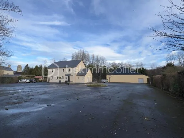 Fonds de commerce 8 pièces 764 m²