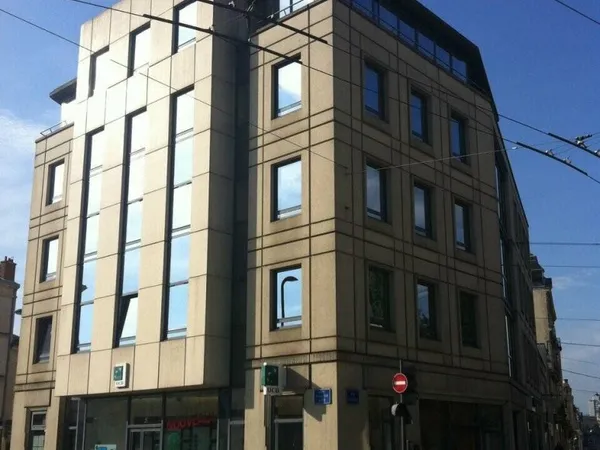 Bureau 200 m²