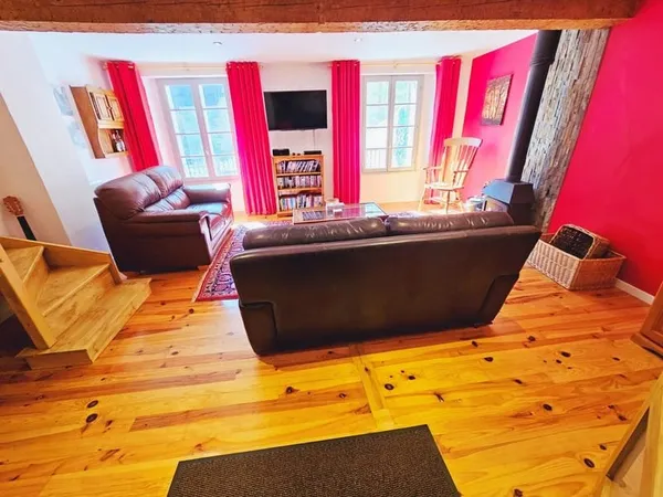 Maison en pierre entièrement rénovée avec vue